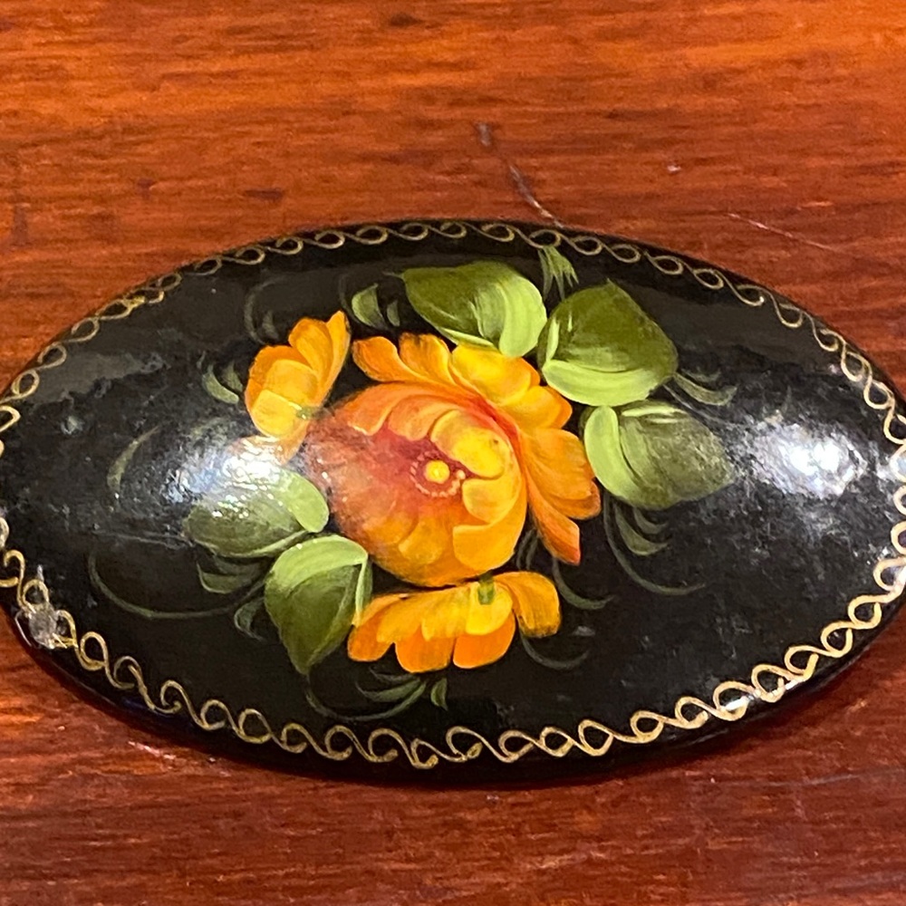 Russian Signed Floral Hand-Painted Brooch - Picture 4 of 4